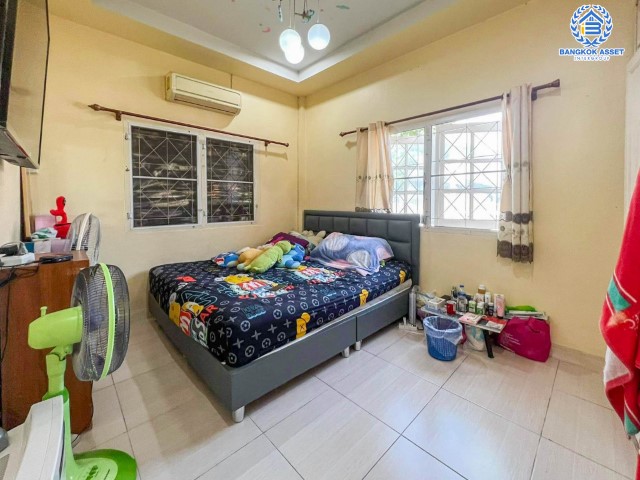 *****บ้านเดี่ยวมือสองย่านกรุงเทพฯ ม.เปรมฤทัย3 กาญจนาภิเษก เนื้อที่กว้างขวางถึง 50 ตร.ว. ฟังก์ชัน 3 ห้องนอน 2 ห้องน้ำ ที่จอดรถ 2 คัน เฟอร์นิเจอร์บิ้วท์อินครบ บนทำเลเชื่อมต่อรถไฟฟ้าสายสีชมพู "สถานีวงแหวนตะวันออก" และทางด่วน "กาญจนาภิเษก(วงแหวนรอบนอก)"